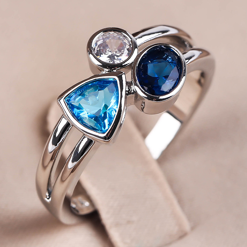 Cassidy – Vintage Blå Krystaller Ring