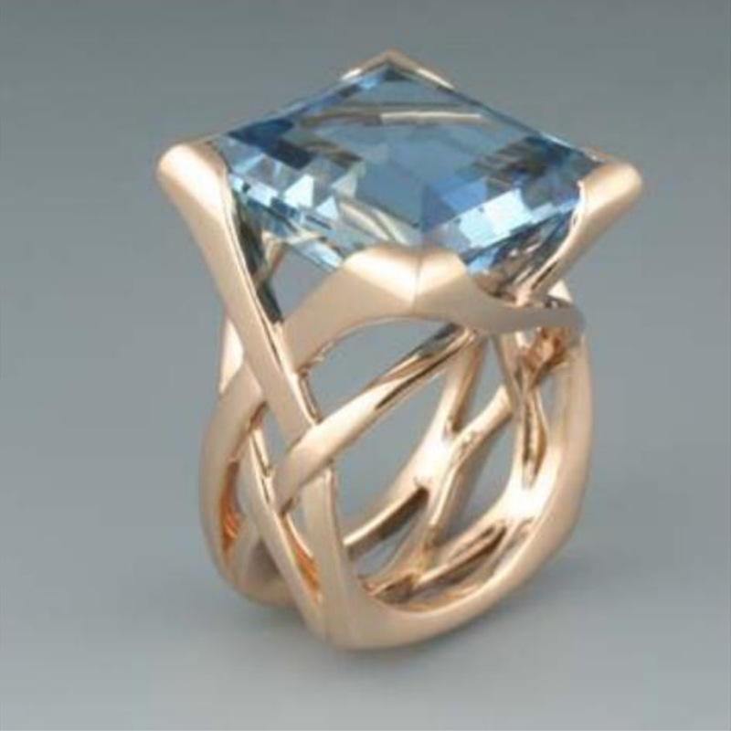 Andrea – Vintage Roségull Blå Zirkonia Ring: