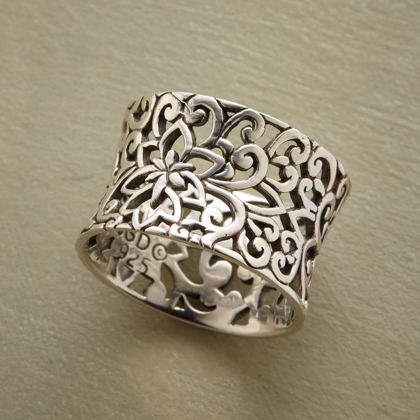 Erin – Vintage Sølv Hult Ring