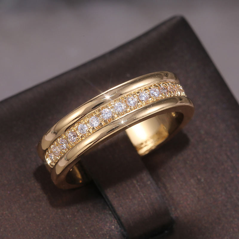 Marlowe – Elegant Ring med Dobbel Zirkonia Inlay