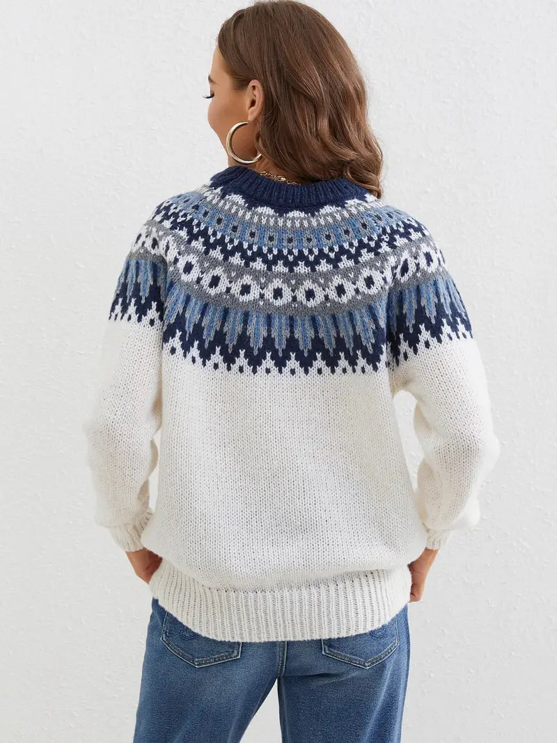 Kvinnens fashionable mønstrede genser
