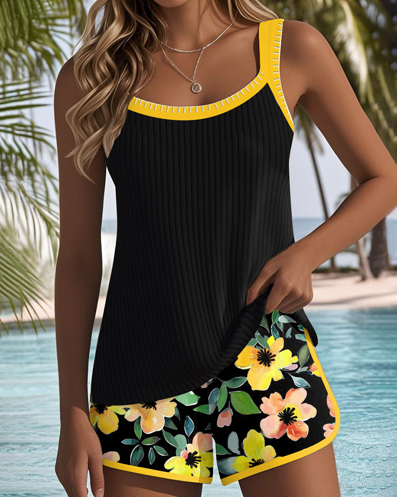 Sophie | Elegant svart tankini med vakre blomster og matchende strandbukse