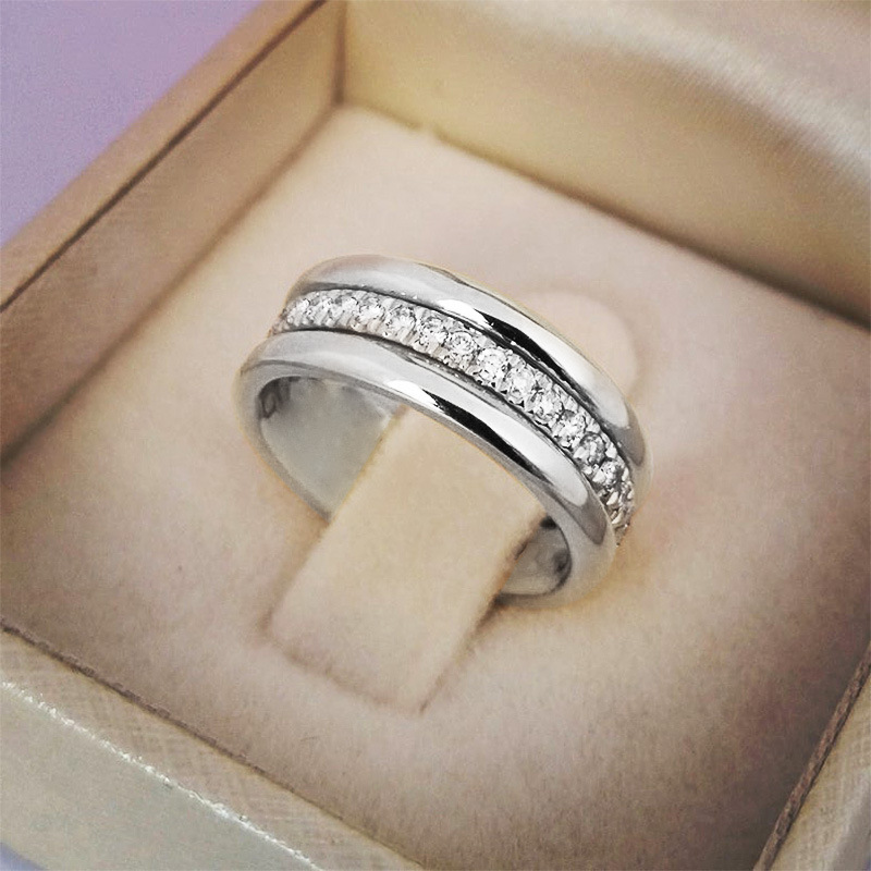Marlowe – Elegant Ring med Dobbel Zirkonia Inlay