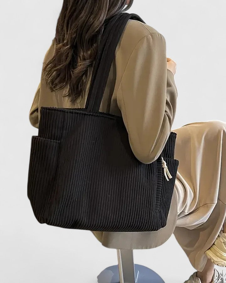 Ingrid | Romslig Tote med Avslappet Eleganse