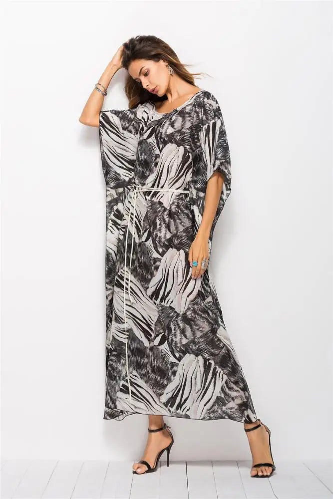NUVIA – ELEGANT BOHO KÅPE