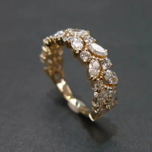 Signe | Gullring med Glitrende Diamanter