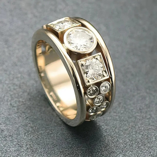 Margrete | Gullring med Diamantmiks