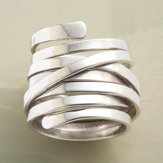 Ingrid | Sølvring med Moderne Spiraldesign