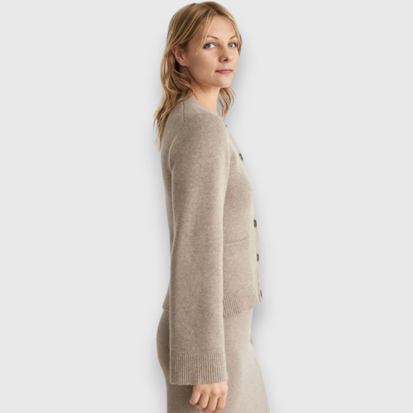 Ragnhild | Elegant Cardigan med Klassiske Knapper