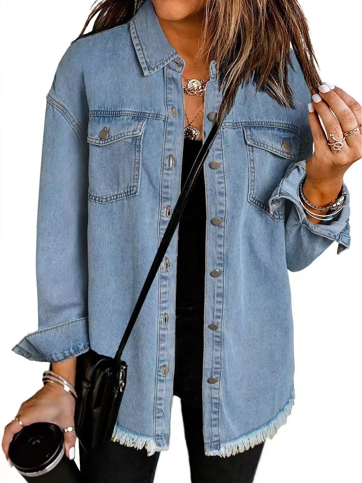 Jartrud | Trendy Denimskjorte med Rå Kant