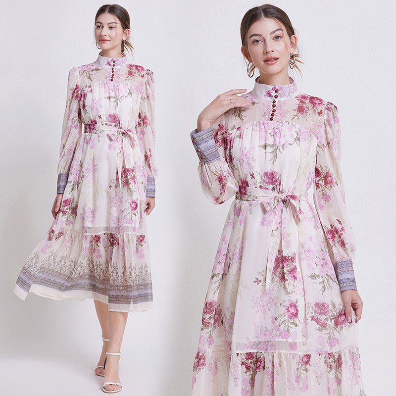 ZEHLIA – ELEGANT BLOMSTRET CHIFFONKJOLE