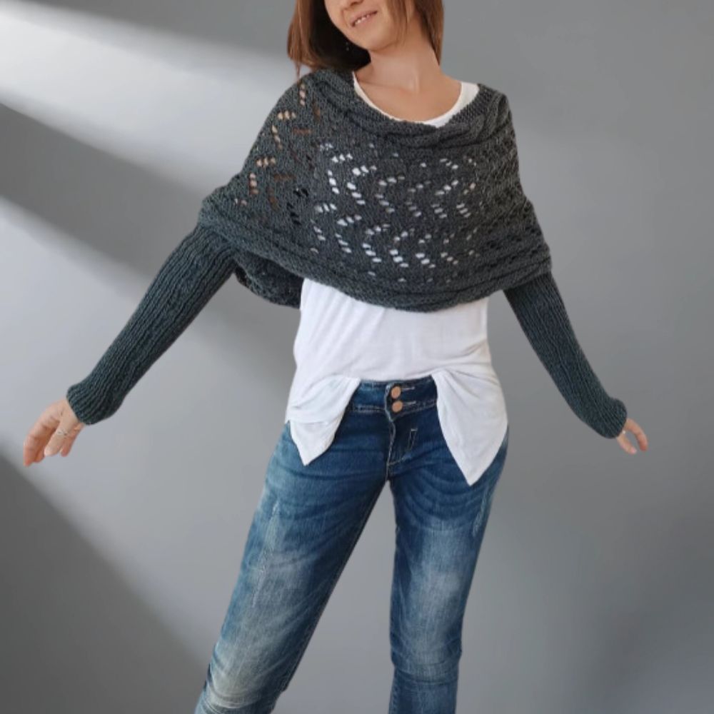 Alfhild | Strikket Poncho med Unikt Preg