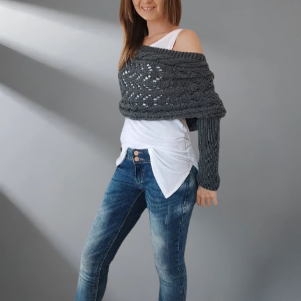 Alfhild | Strikket Poncho med Unikt Preg