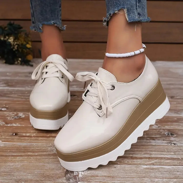 Isfrøy | Trendy Platåsko med Snøring