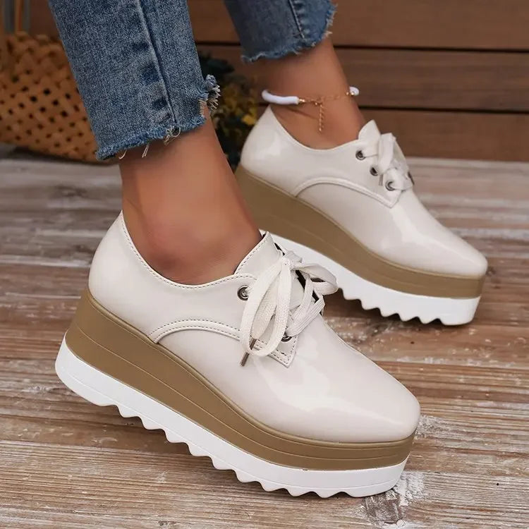 Isfrøy | Trendy Platåsko med Snøring