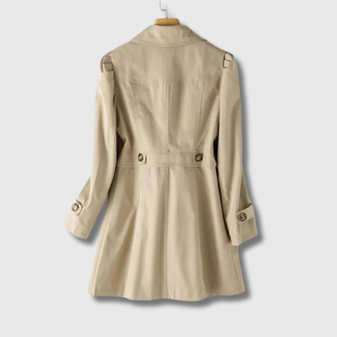 Tove | Trenchcoat chic