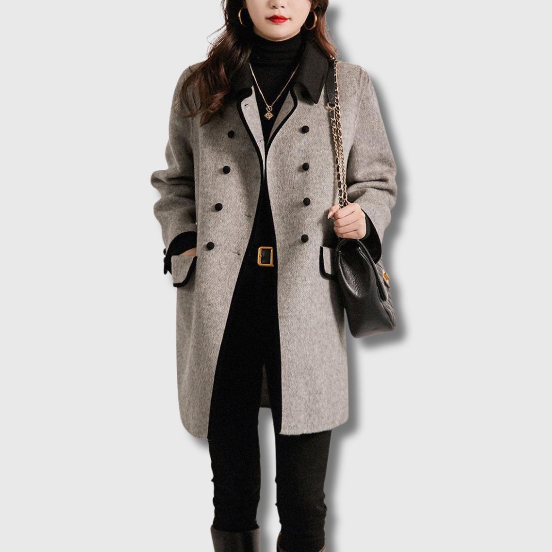 Nora | Trenchcoat Dame