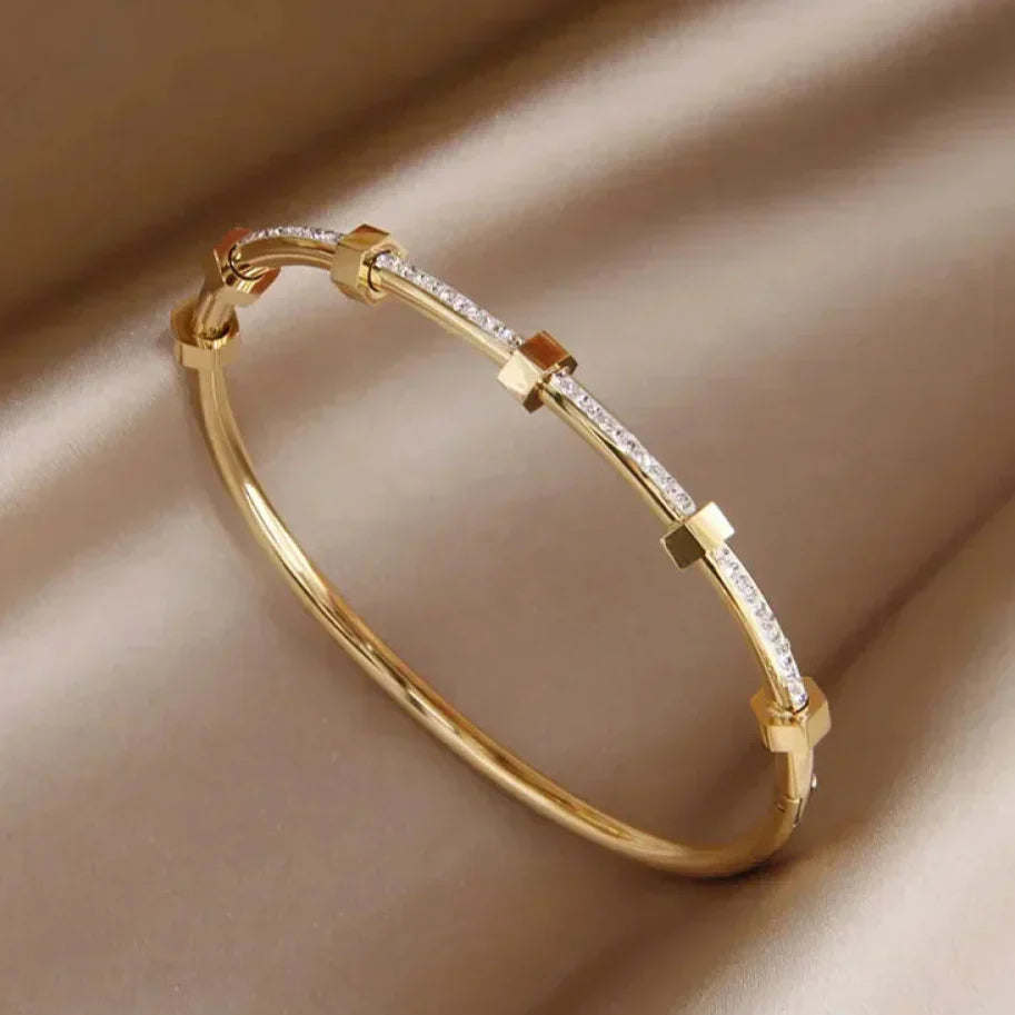 Ensley - Elegant Lys Gull Armbånd