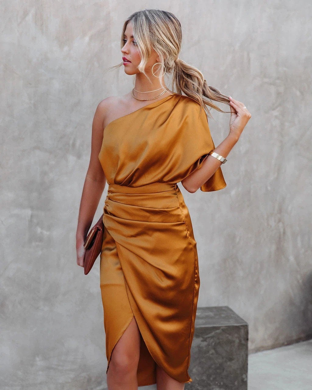 Kaelani - Chic Satin Kjole