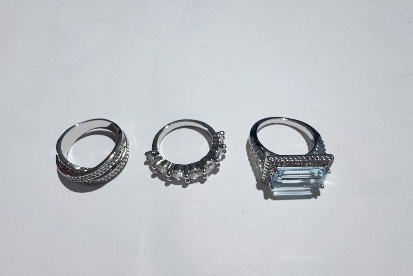 Kristiane | Glitrende Diamantring med Akvamarin