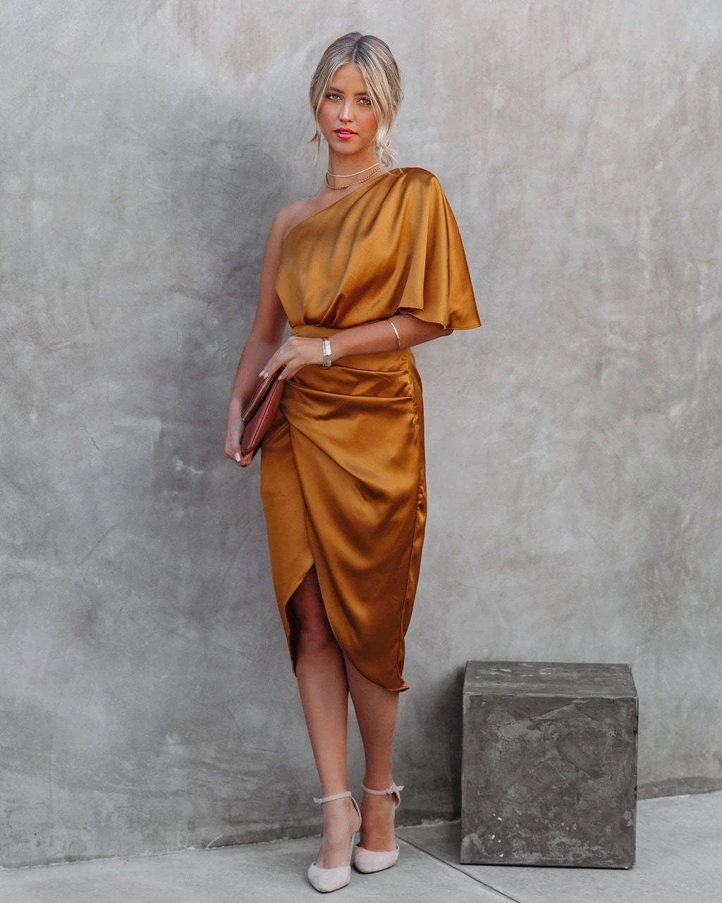Kaelani - Chic Satin Kjole