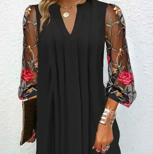 Noëlla | Elegant Kjole med Broderte Ermer