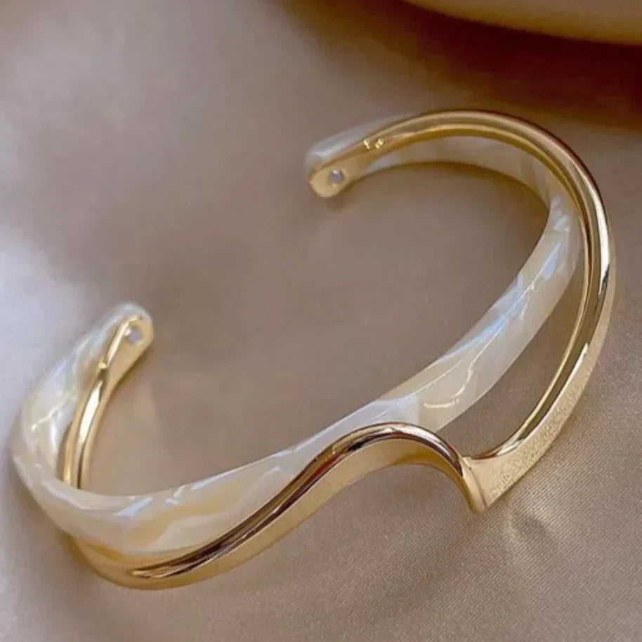 Daisy - Hvit Opal Elegant Gullarmbånd