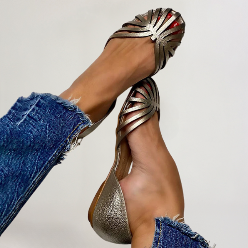 Milfrid | Sandaler i bronse med solinspirert design