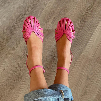 Katinka | Gullfargede sandaler med vifteformet design