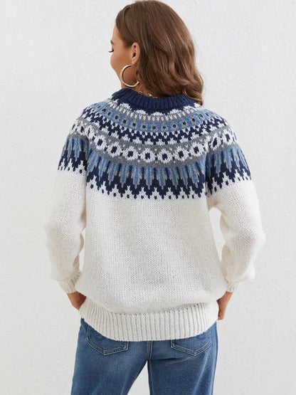 Kvinnens fashionable mønstrede genser