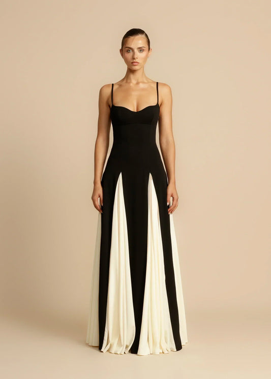 Celia - Elegant Kontrast Volanger Maxikjole