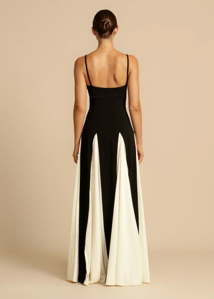 Celia - Elegant Kontrast Volanger Maxikjole