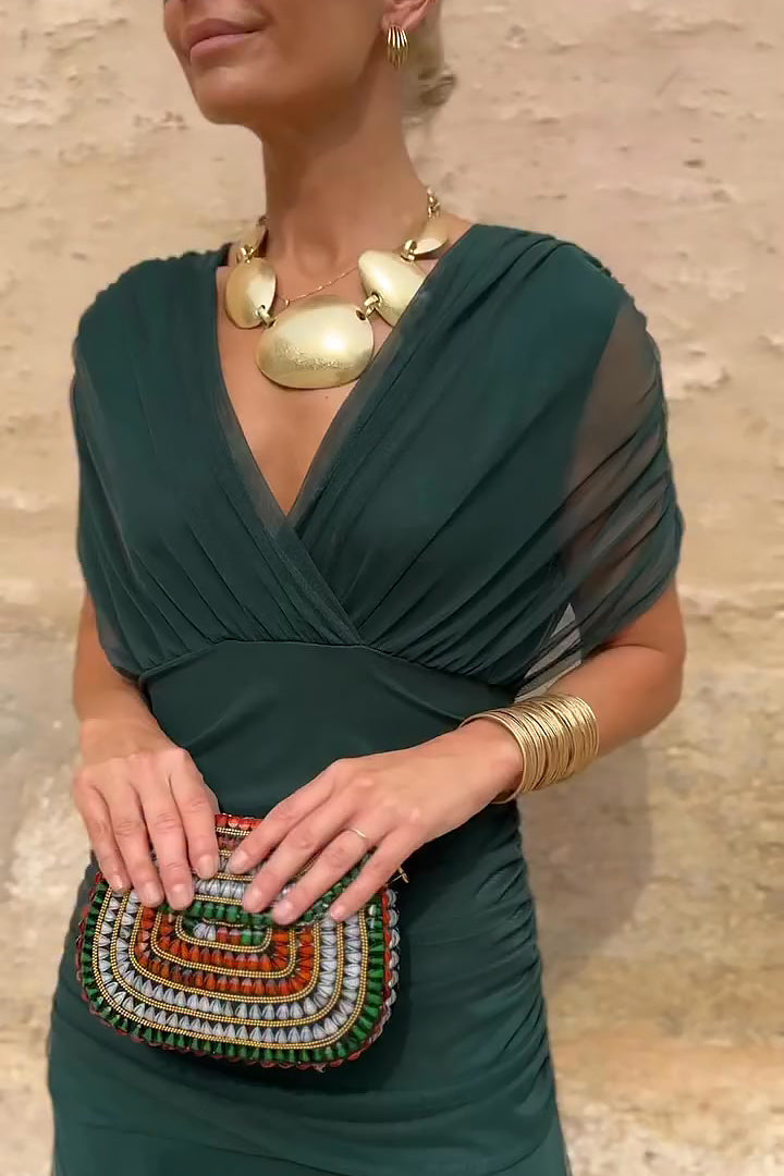 Hennika | Drapert Kjole med Elegant Silhuett
