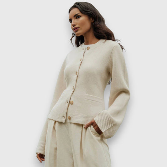 Ragnhild | Elegant Cardigan med Klassiske Knapper