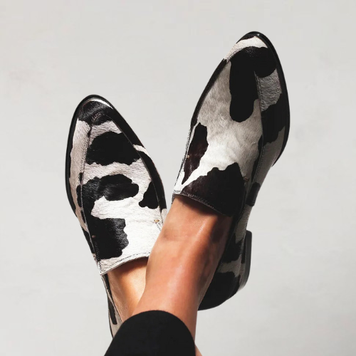 Haldora | Statement-loafers med kul kuhud-print