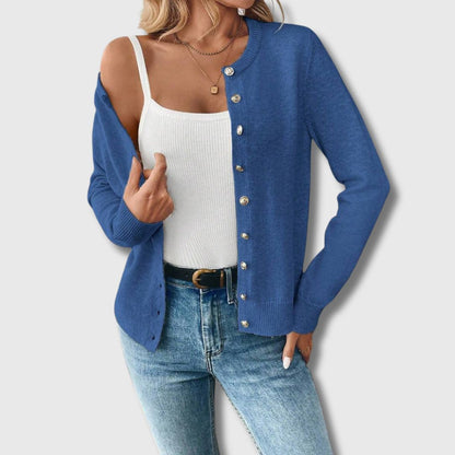 Johanne | Klassisk Cardigan med Perleknapper