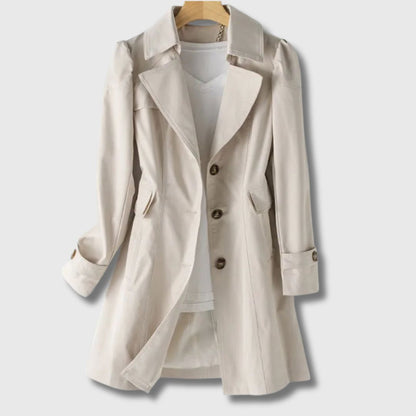 Tove | Trenchcoat chic