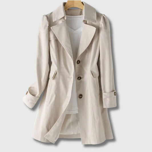 Tove | Trenchcoat chic