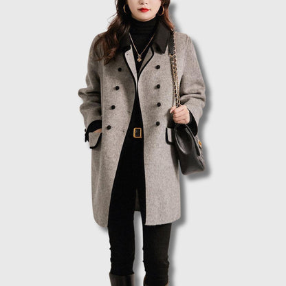 Nora | Trenchcoat Dame