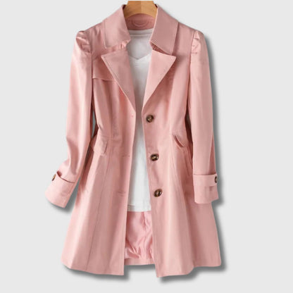 Tove | Trenchcoat chic